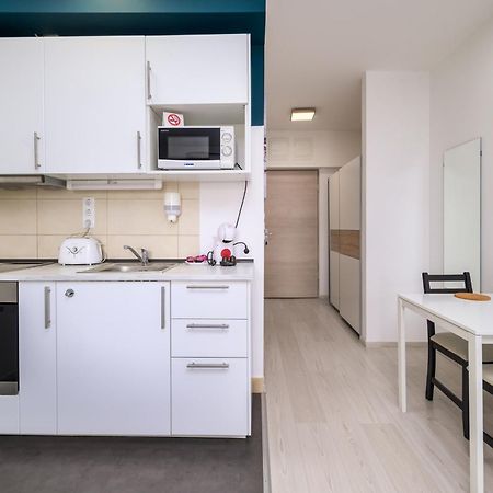 Atrium Residence Deluxe Suite-Free Parking Garage Same Building Budapest Esterno foto
