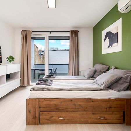 Atrium Residence Deluxe Suite-Free Parking Garage Same Building Budapest Esterno foto