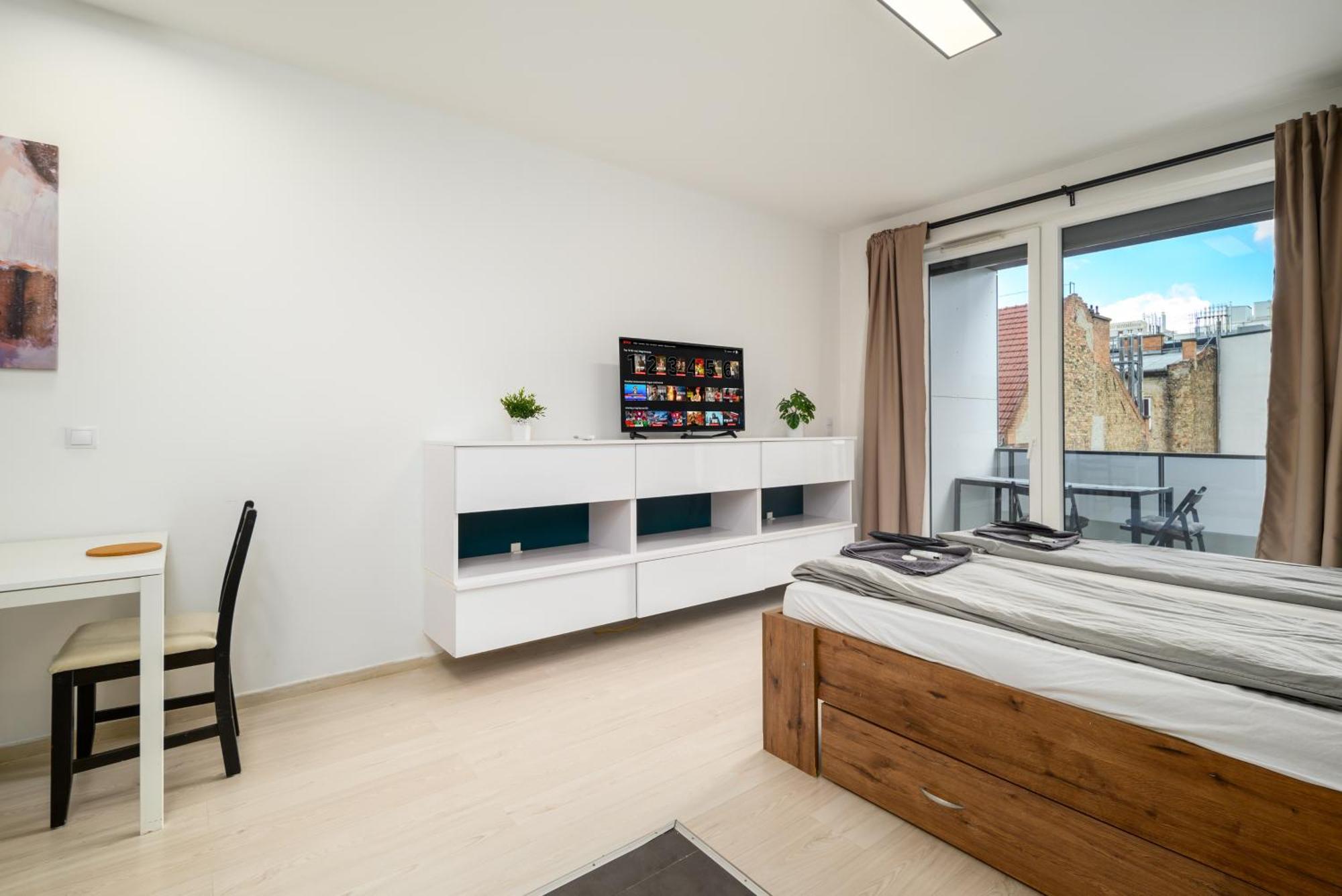 Atrium Residence Deluxe Suite-Free Parking Garage Same Building Budapest Esterno foto