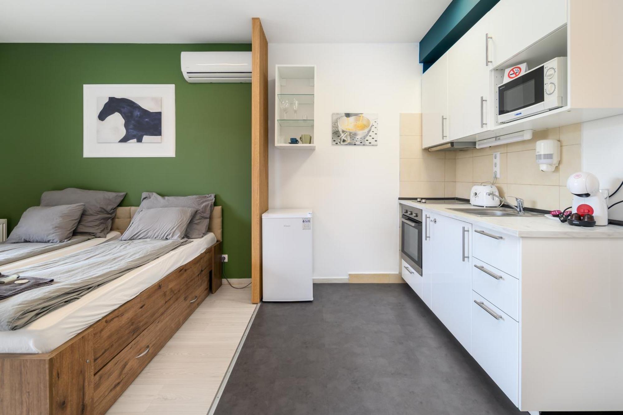 Atrium Residence Deluxe Suite-Free Parking Garage Same Building Budapest Esterno foto