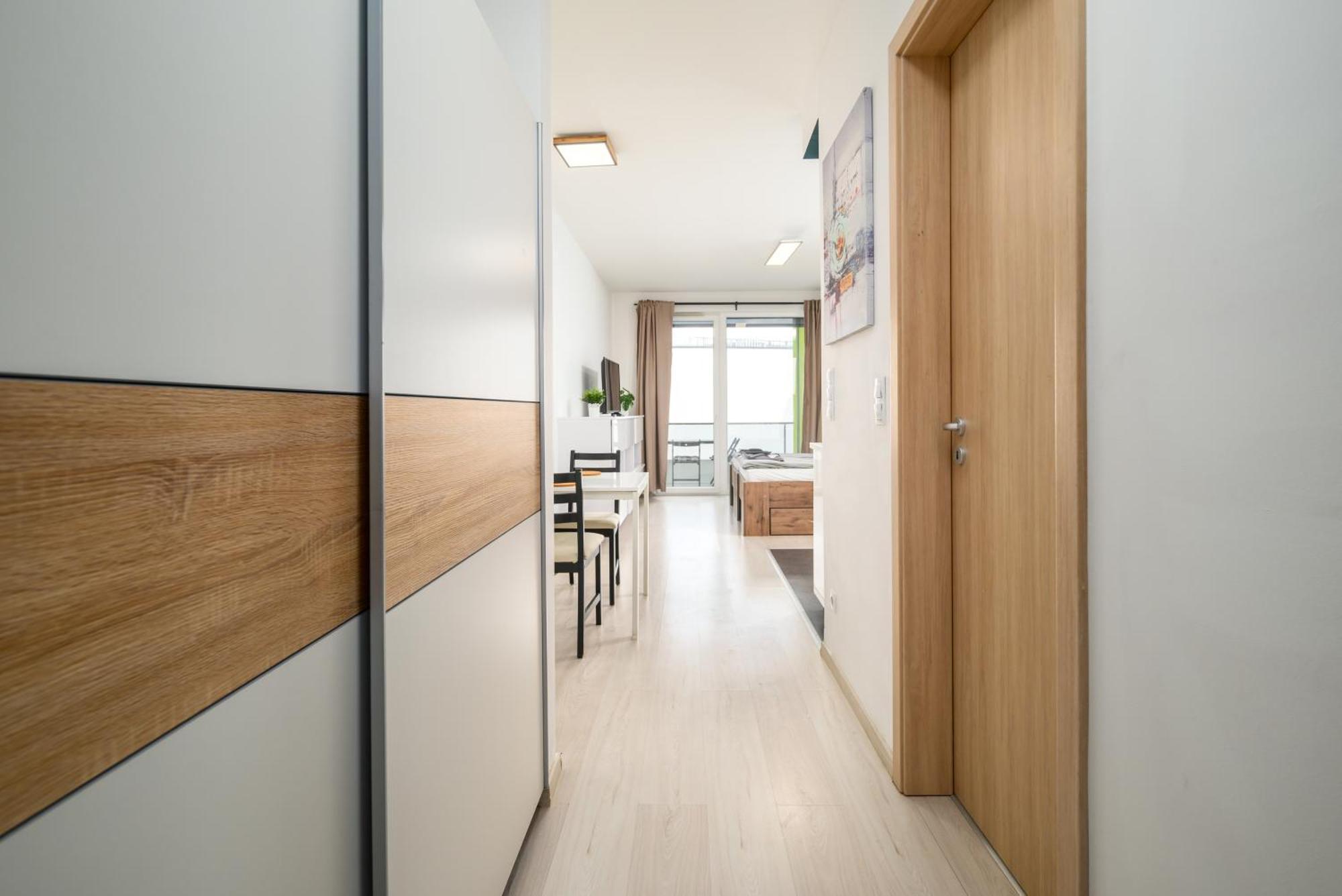 Atrium Residence Deluxe Suite-Free Parking Garage Same Building Budapest Esterno foto