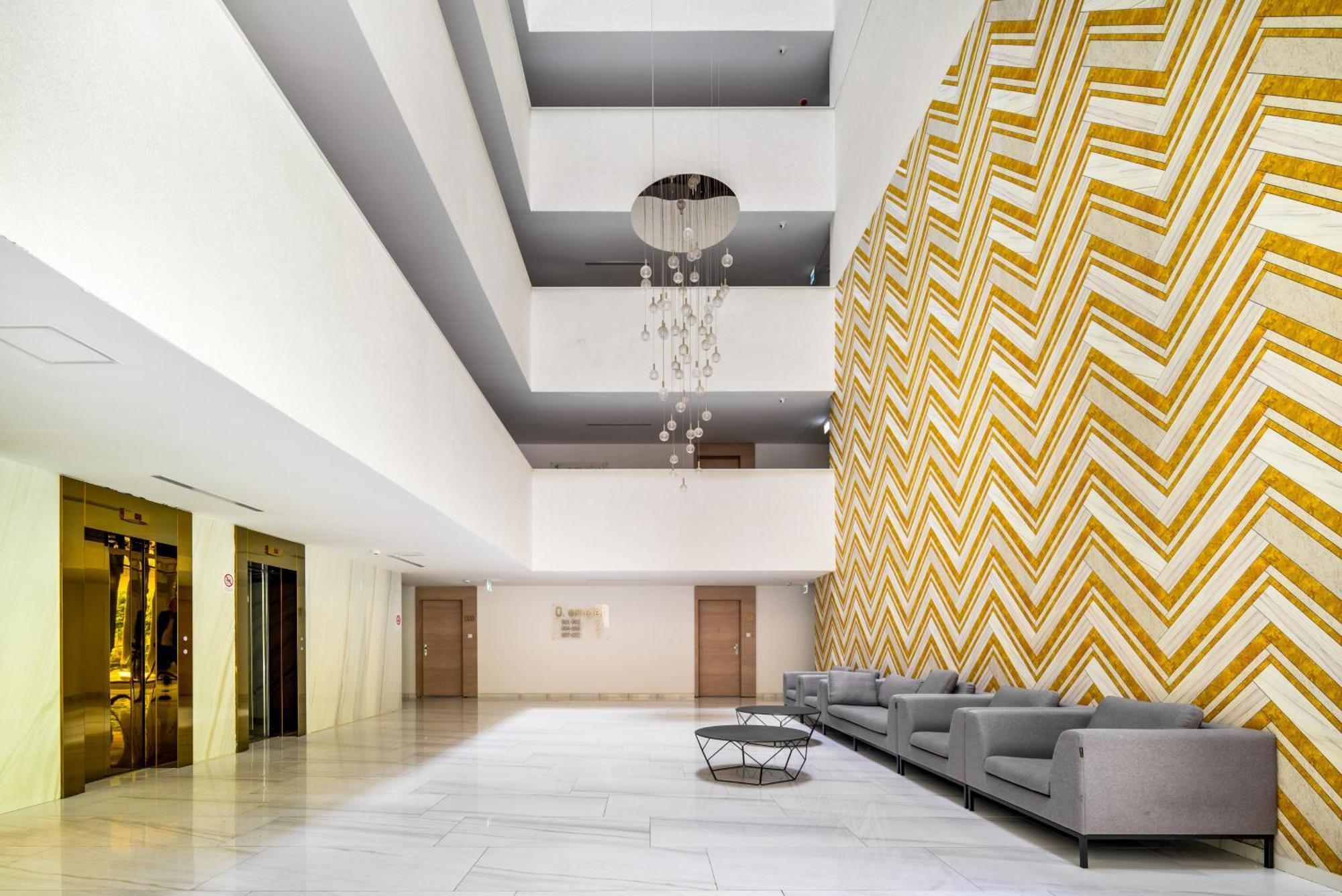Atrium Residence Deluxe Suite-Free Parking Garage Same Building Budapest Esterno foto
